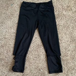 Black capri leggings